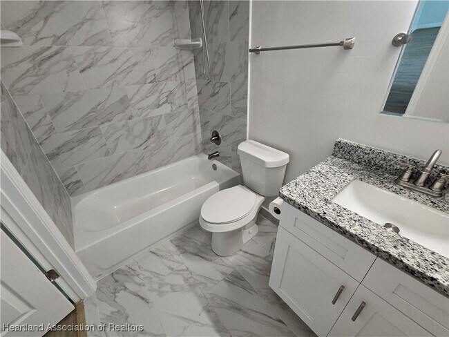6942 San Benito Dr in Sebring, FL - Building Photo - Building Photo