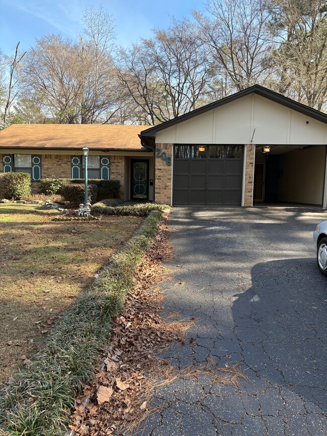 property at 206 Cedarcrest Dr