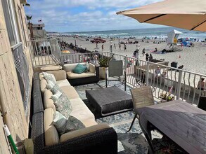 704 Ventura Pl, Unit 3BR in San Diego, CA - Foto de edificio - Building Photo