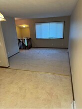 2245 N Cedar Ave in Owatonna, MN - Building Photo - Building Photo