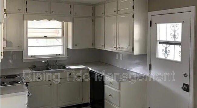 924 N Martinwood Dr in Birmingham, AL - Building Photo - Building Photo