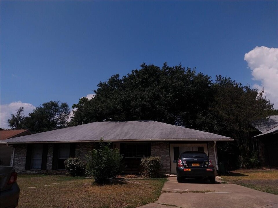 5204 Marymount Dr in Austin, TX - Building Photo