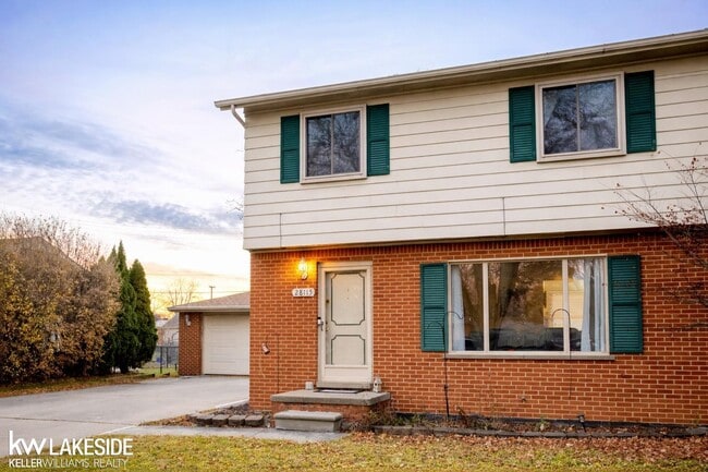 28115 Little Mack Ave in St. Clair Shores, MI - Building Photo - Building Photo