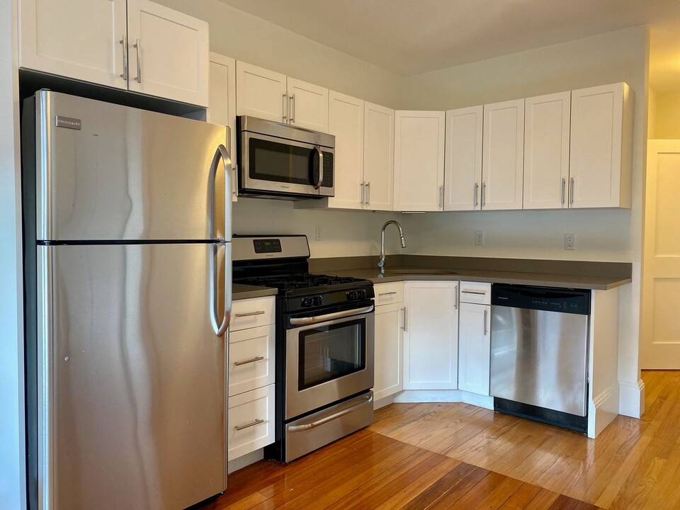85 Harvard St in Brookline, MA - Building Photo