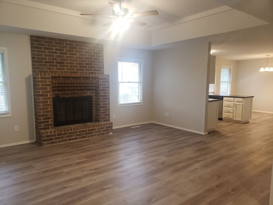 4114 S Western Ave in Springfield, MO - Building Photo