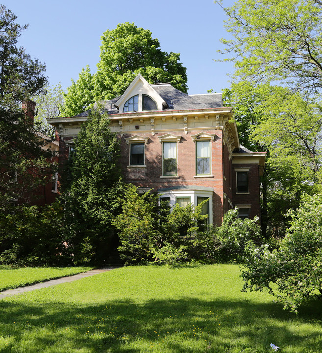 710 Madison Ave in Albany, NY - Foto de edificio