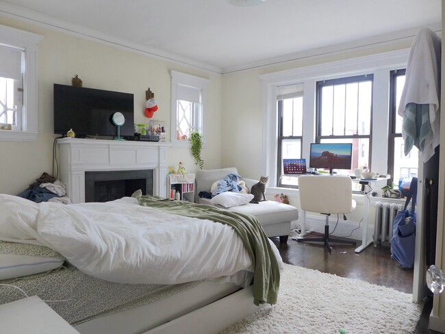 10 Aberdeen St, Unit 12 in Boston, MA - Building Photo - Building Photo