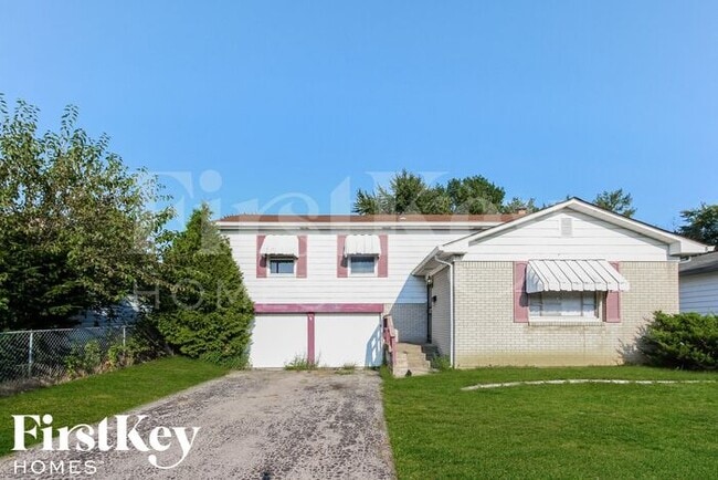 property at 1425 N Bolton Ave