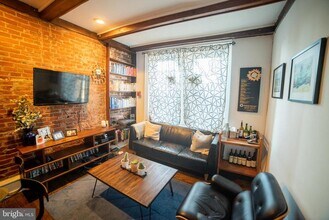 1904 Spruce St in Philadelphia, PA - Building Photo - Building Photo