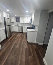 Bedford Cottage in Bedford, NY - Building Photo - Building Photo