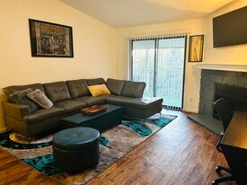 910 S Walden St, Unit 208 in Aurora, CO - Building Photo