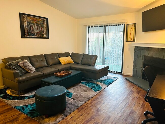 property at 910 S Walden St