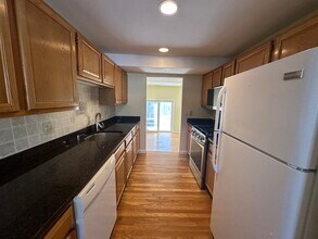 40 Tisdale Dr in Dover, MA - Building Photo - Building Photo