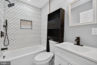 313 Parkland Pl SE, Unit 2 in Washington, DC - Building Photo - Building Photo