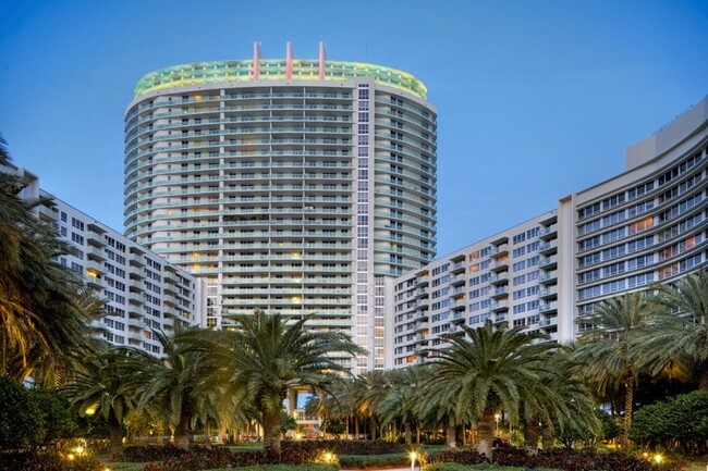 1500 Bay Rd, Unit 1408s in Miami Beach, FL - Building Photo - Building Photo
