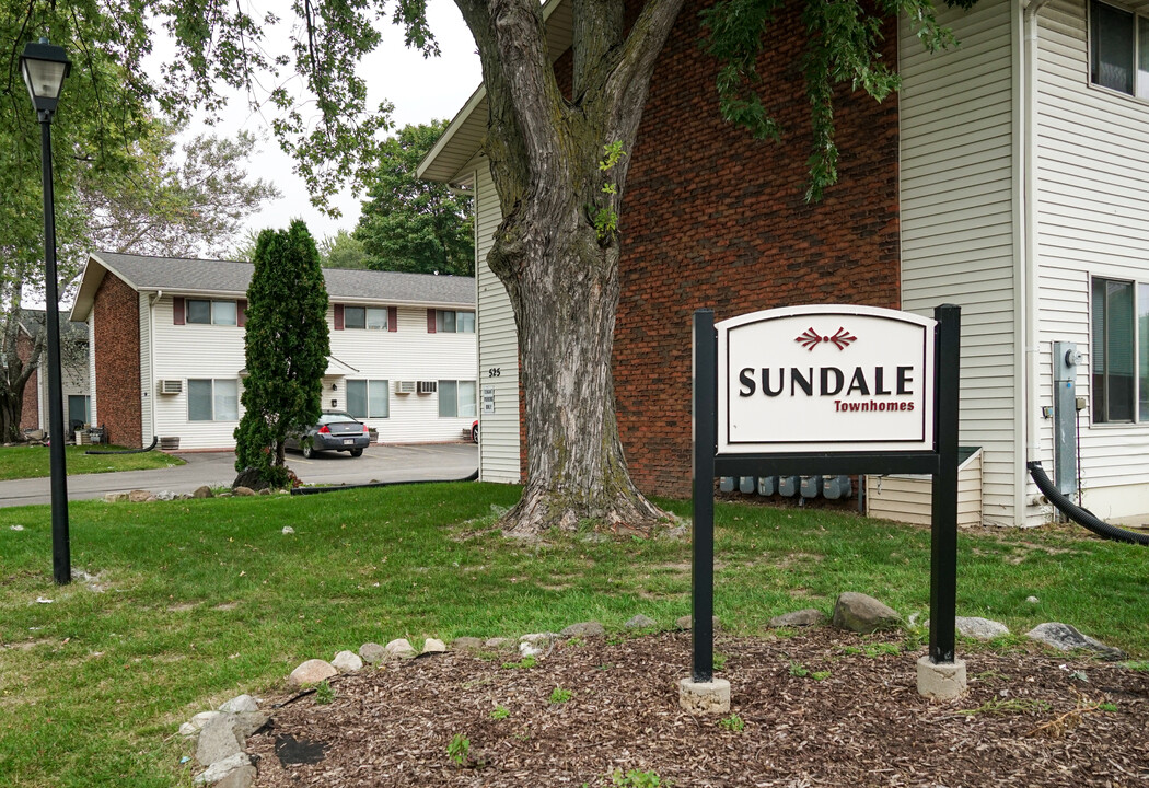 Sundale Townhomes in Sun Prairie, WI - Building Photo