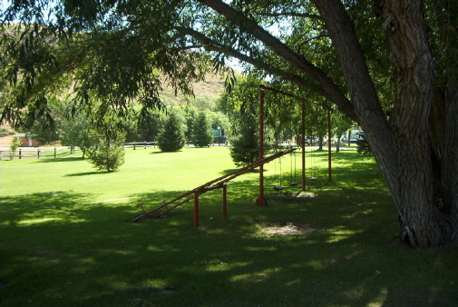 Fort Ponderosa in Belt, MT - Foto de edificio - Building Photo