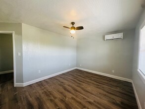 680 22nd Ave S in St. Petersburg, FL - Building Photo - Building Photo
