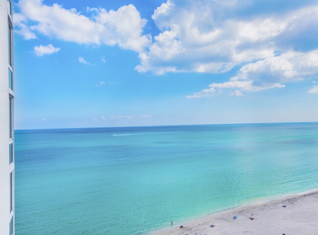 15811 Collins Ave in Sunny Isles Beach, FL - Building Photo - Building Photo