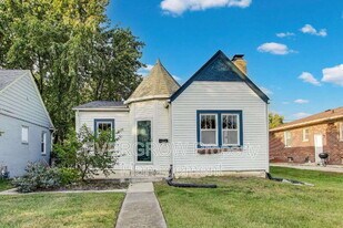 5244 E 10th St in Indianapolis, IN - Building Photo