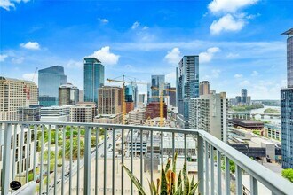 360 Nueces St in Austin, TX - Building Photo - Building Photo