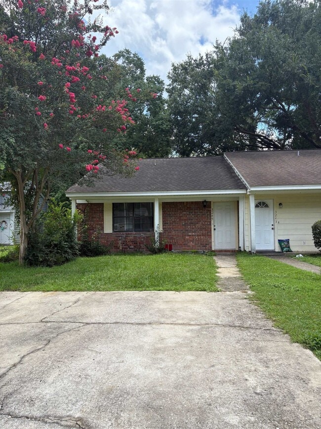 property at 3245 Mound Dr