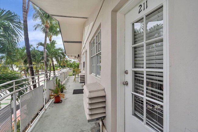 property at 717 Española Wy