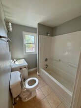 1276 W Mullan Ave in Waterloo, IA - Building Photo - Building Photo