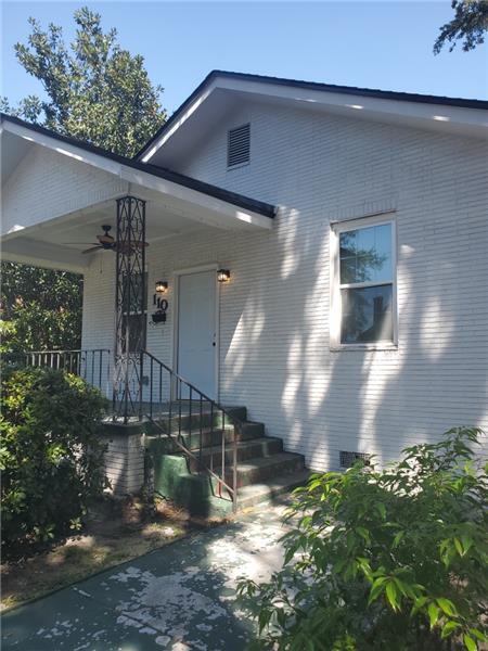 110 W 51st St in Savannah, GA - Building Photo