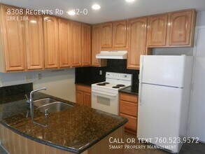 8308 Regents Rd in San Diego, CA - Building Photo - Building Photo