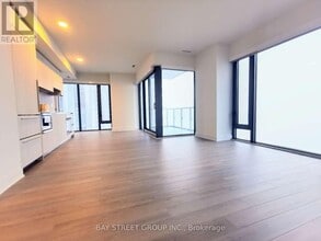 8 Cumberland St in Toronto, ON - Building Photo - Building Photo