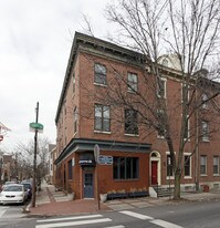 626 S 10th St in Philadelphia, PA - Building Photo