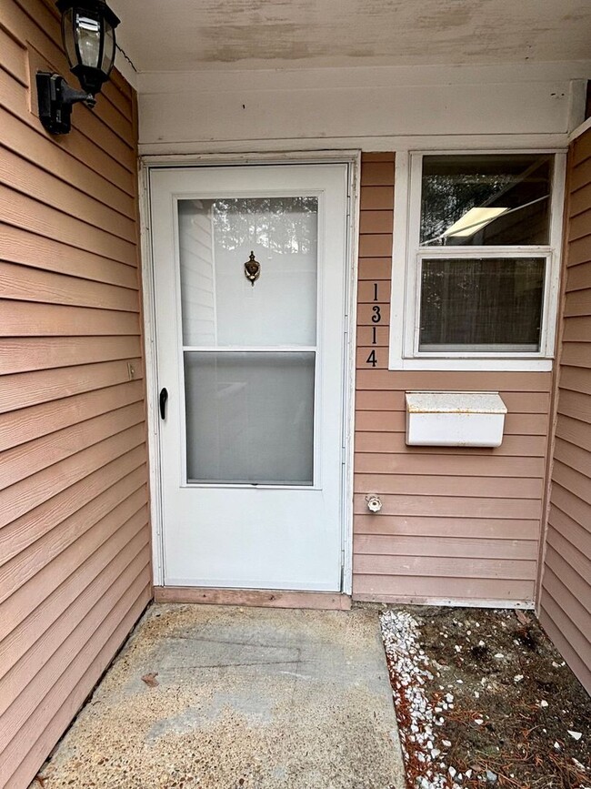 1314 Linkhorn Cir in Virginia Beach, VA - Building Photo - Building Photo