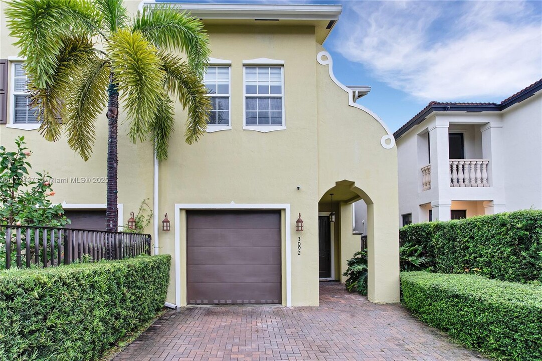 3092 New York St in Miami, FL - Building Photo