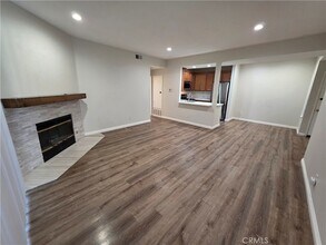 23615 Del Monte Dr., Unit 345 in Santa Clarita, CA - Building Photo - Building Photo