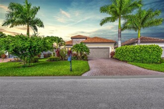 9630 Campanile Cir in Naples, FL - Building Photo - Building Photo