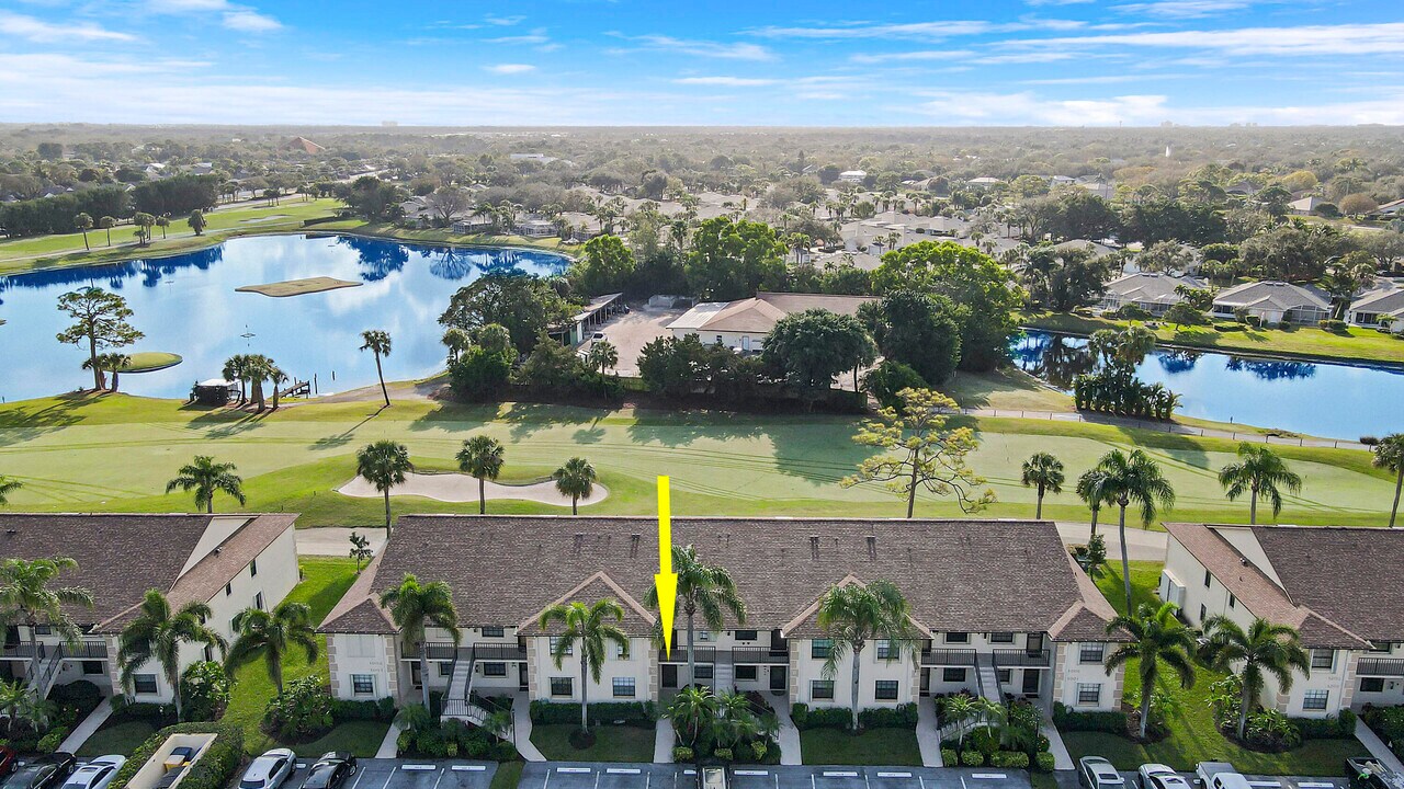 1001 Pinecrest Cir in Jupiter, FL - Building Photo