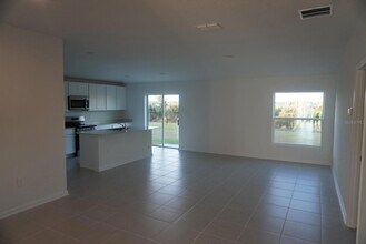 3448 Chinotto Dr in Lake Alfred, FL - Foto de edificio - Building Photo