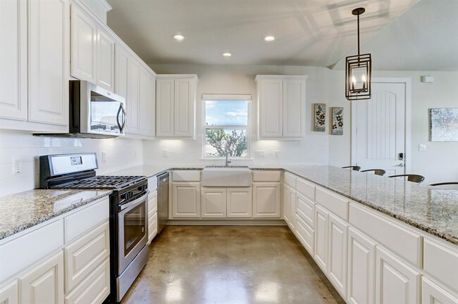 2702 Conestoga Cove in Lago Vista, TX - Building Photo - Building Photo