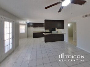 8838 W Cinnabar Ave in Peoria, AZ - Building Photo - Building Photo