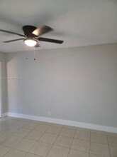 435 NW 41st St in Oakland Park, FL - Building Photo - Building Photo