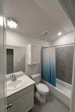 300 Low Bramble Dr in Hutto, TX - Building Photo - Building Photo