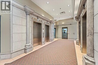 150 Park St W in Windsor, ON - Foto de edificio - Building Photo