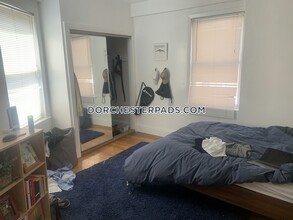 18 Sumner St, Unit 3 in Boston, MA - Building Photo - Building Photo