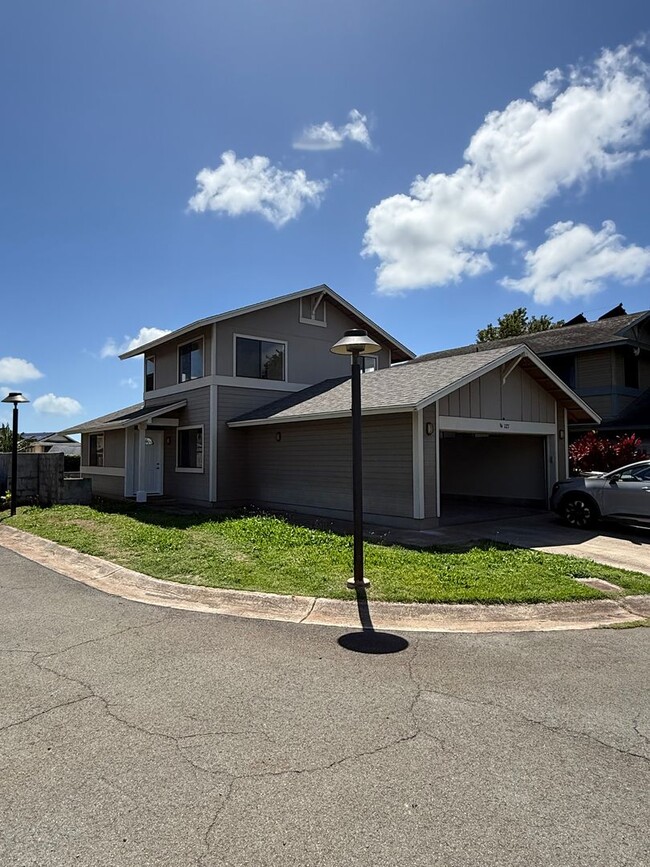 property at 94-1127-1127 Kaloli Lp