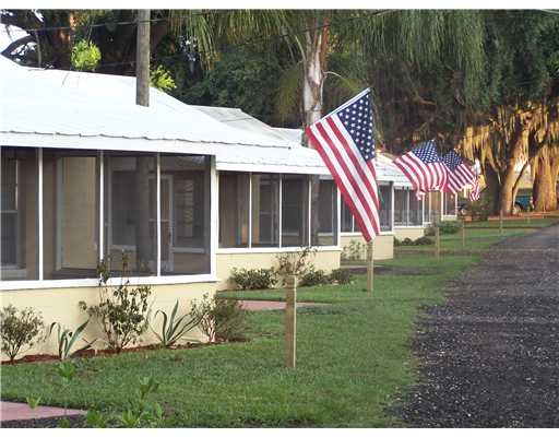 408 Ice Cream Rd in Leesburg, FL - Foto de edificio