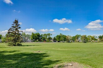 Matheson Place in Saskatoon, SK - Building Photo - Building Photo