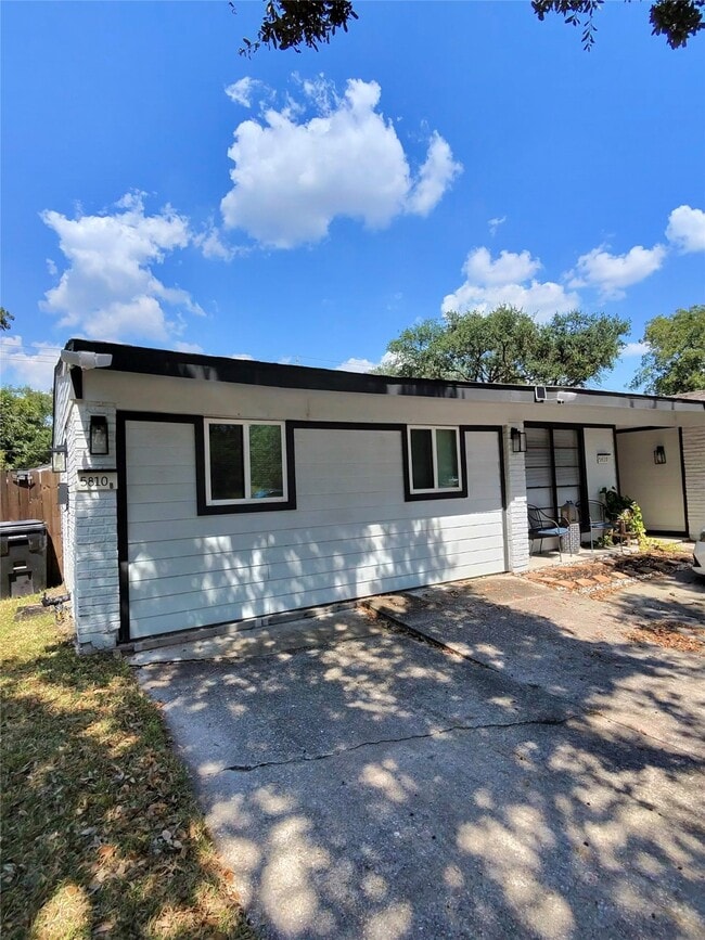 5810 W Bellfort Ave in Houston, TX - Building Photo - Building Photo