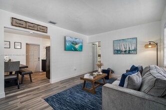 1021 NW 37th Ave in Miami, FL - Building Photo - Building Photo