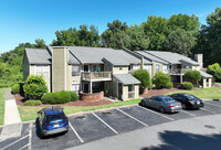 Sedgefield Apartments in Winston-Salem, NC - Building Photo - Building Photo